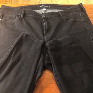 Black Boutique + Skinny Jeans - 18W Short